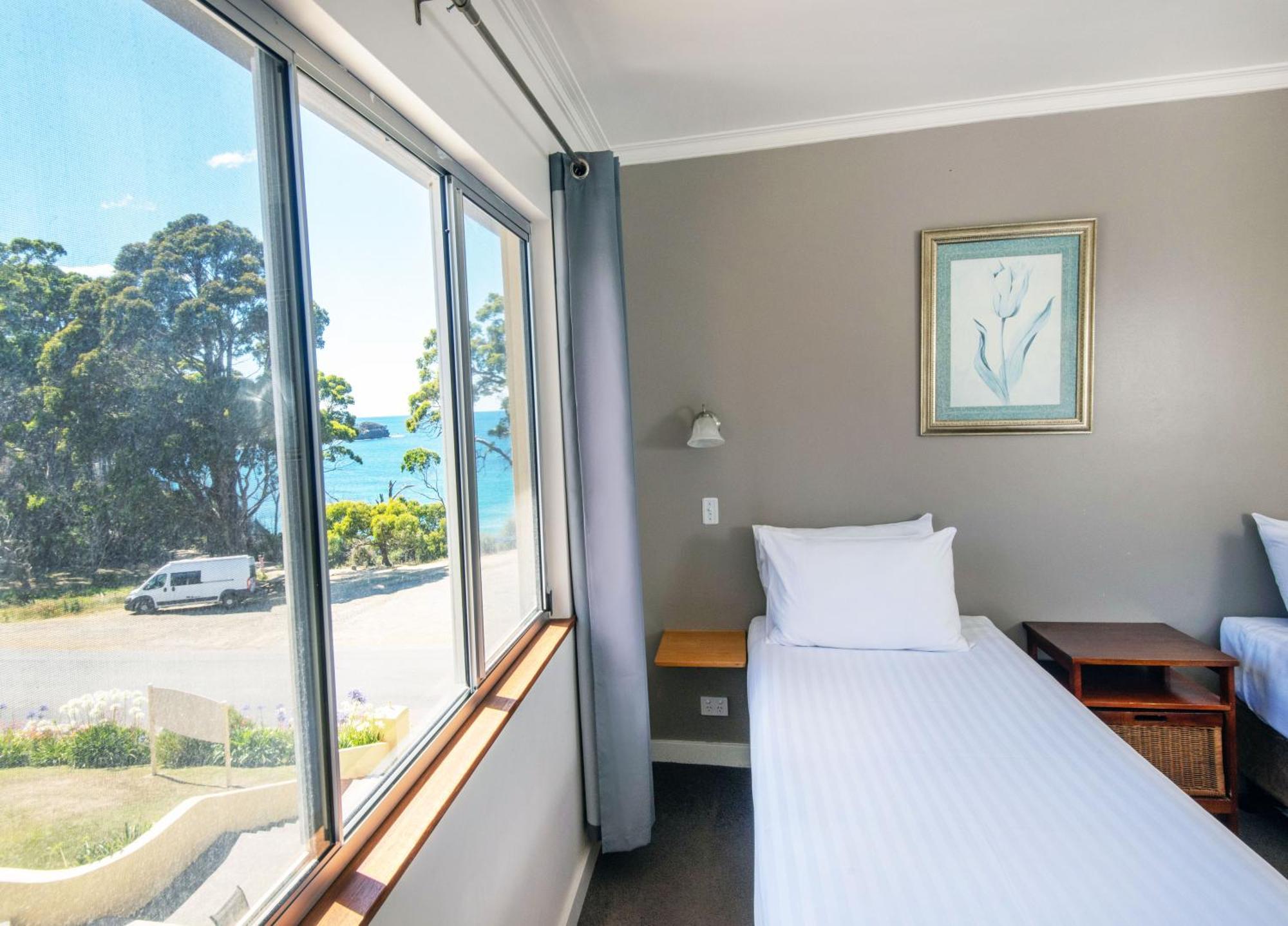 Lufra Beachside Hotel Eaglehawk Neck Exterior photo