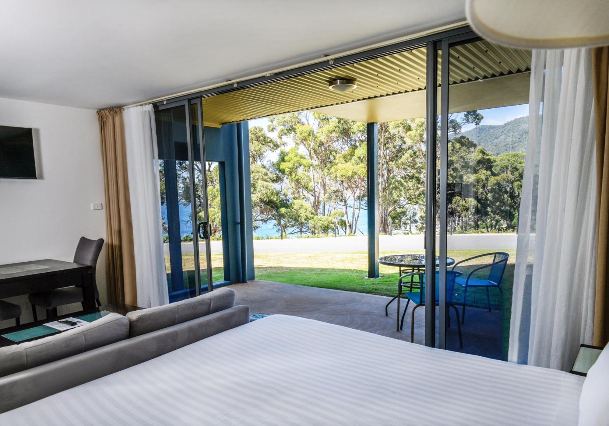 Lufra Beachside Hotel Eaglehawk Neck Exterior photo