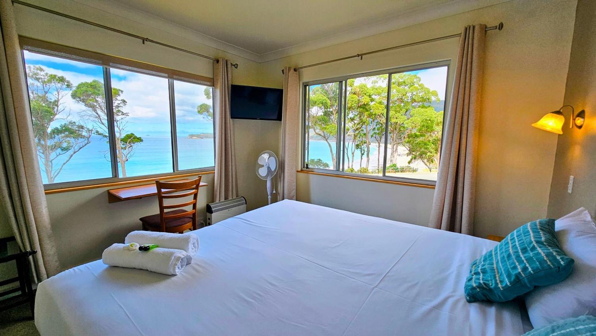 Lufra Beachside Hotel Eaglehawk Neck Room photo