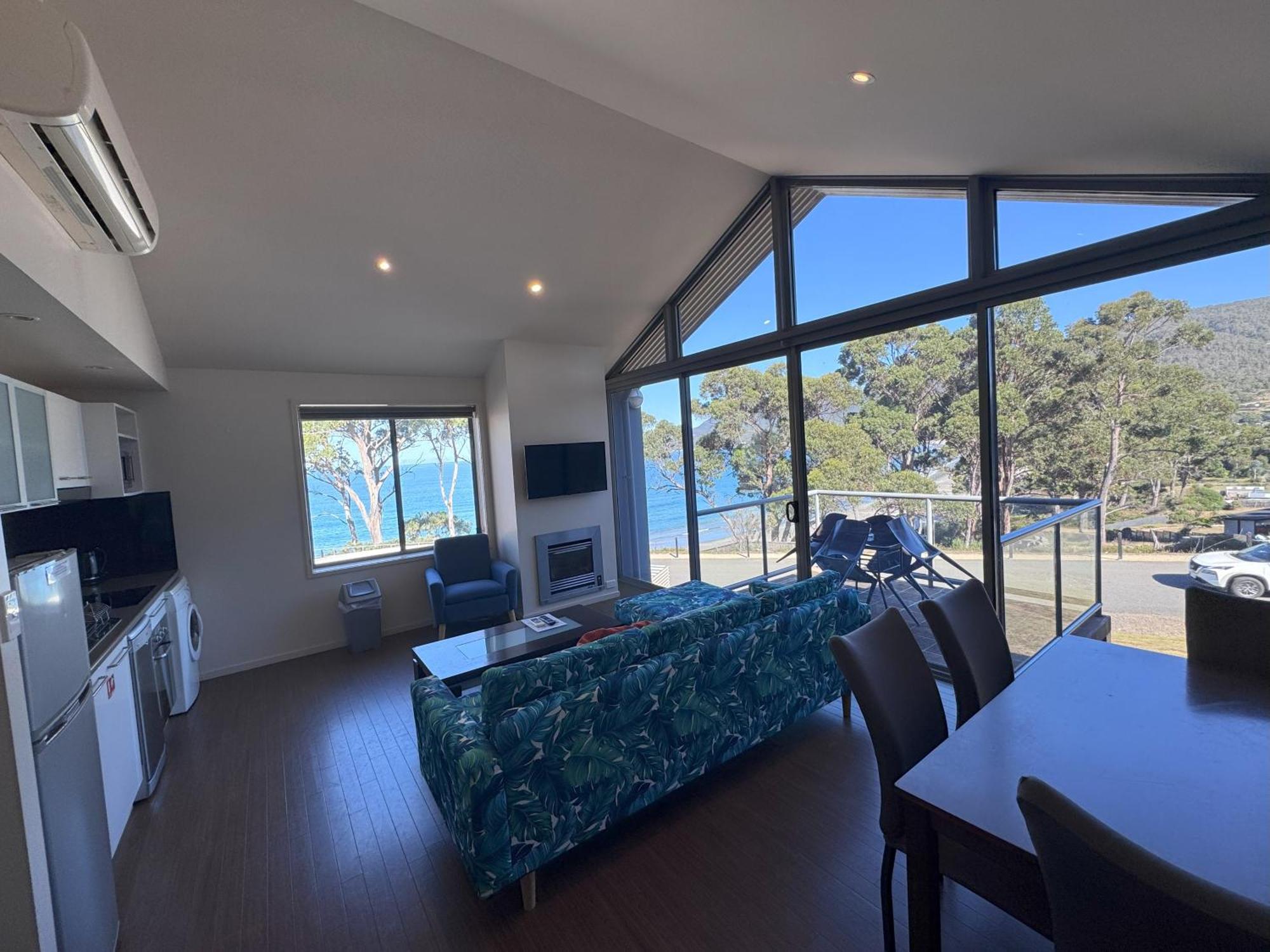 Lufra Beachside Hotel Eaglehawk Neck Room photo