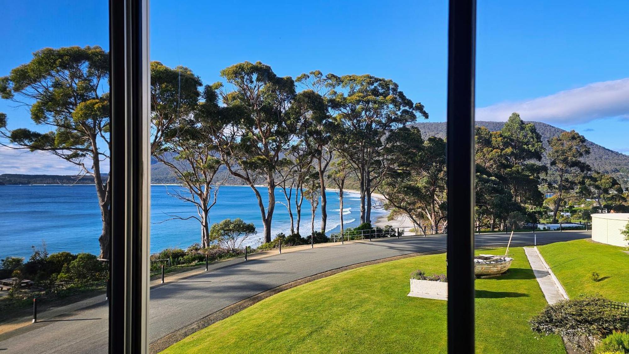 Lufra Beachside Hotel Eaglehawk Neck Exterior photo
